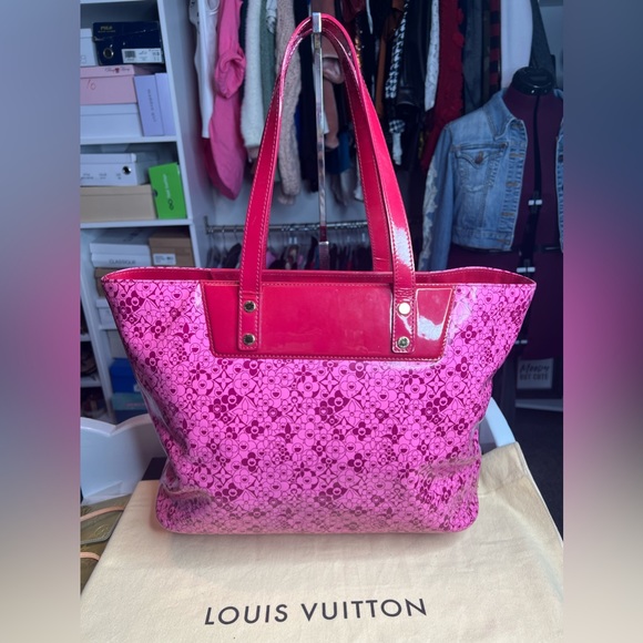 Louis Vuitton Authentic Handbag - Picture 4 of 16
